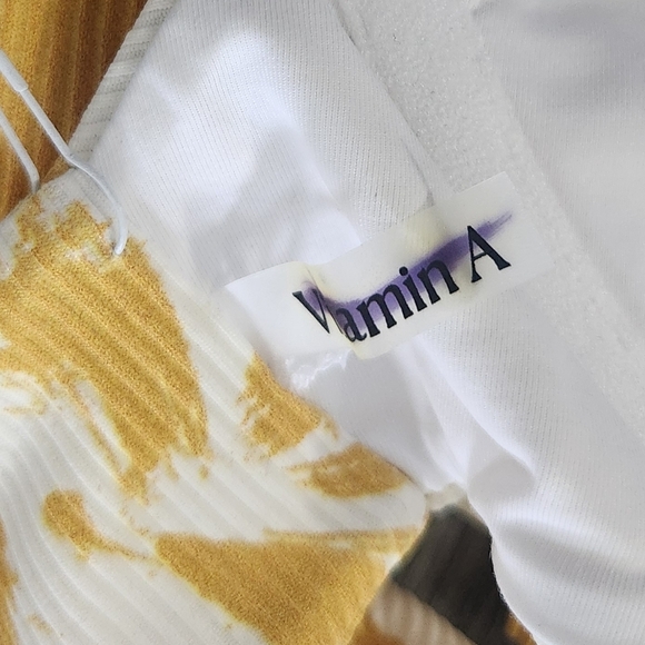 New!Vitamin A Demi Underwire Bikini Top - Picture 12 of 12